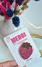 Charger l'image dans la galerie, Broche "Graou Fraisou" – Merci Maîtresse 🍓✨