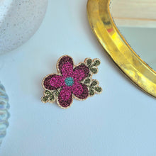 Charger l'image dans la galerie, Broche "Fleurette"
