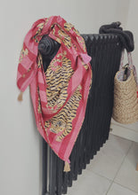 Charger l&#39;image dans la galerie, Foulard en coton indien &quot;Tigre de Tanger &quot;
