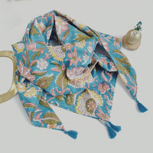 Charger l&#39;image dans la galerie, Foulard en coton indien &quot;Fleurs Bleues&quot;
