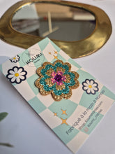 Charger l&#39;image dans la galerie, Pin’s Flower Power
