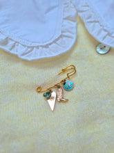 Charger l'image dans la galerie, Broche Talisman
