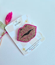 Charger l'image dans la galerie, Broche "Bisou"
