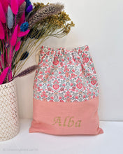 Charger l&#39;image dans la galerie, Sac à doudou vieux rose et Liberty personnalisable
