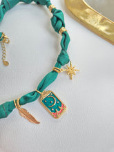 Charger l&#39;image dans la galerie, Collier &quot;étoile de lune &quot;
